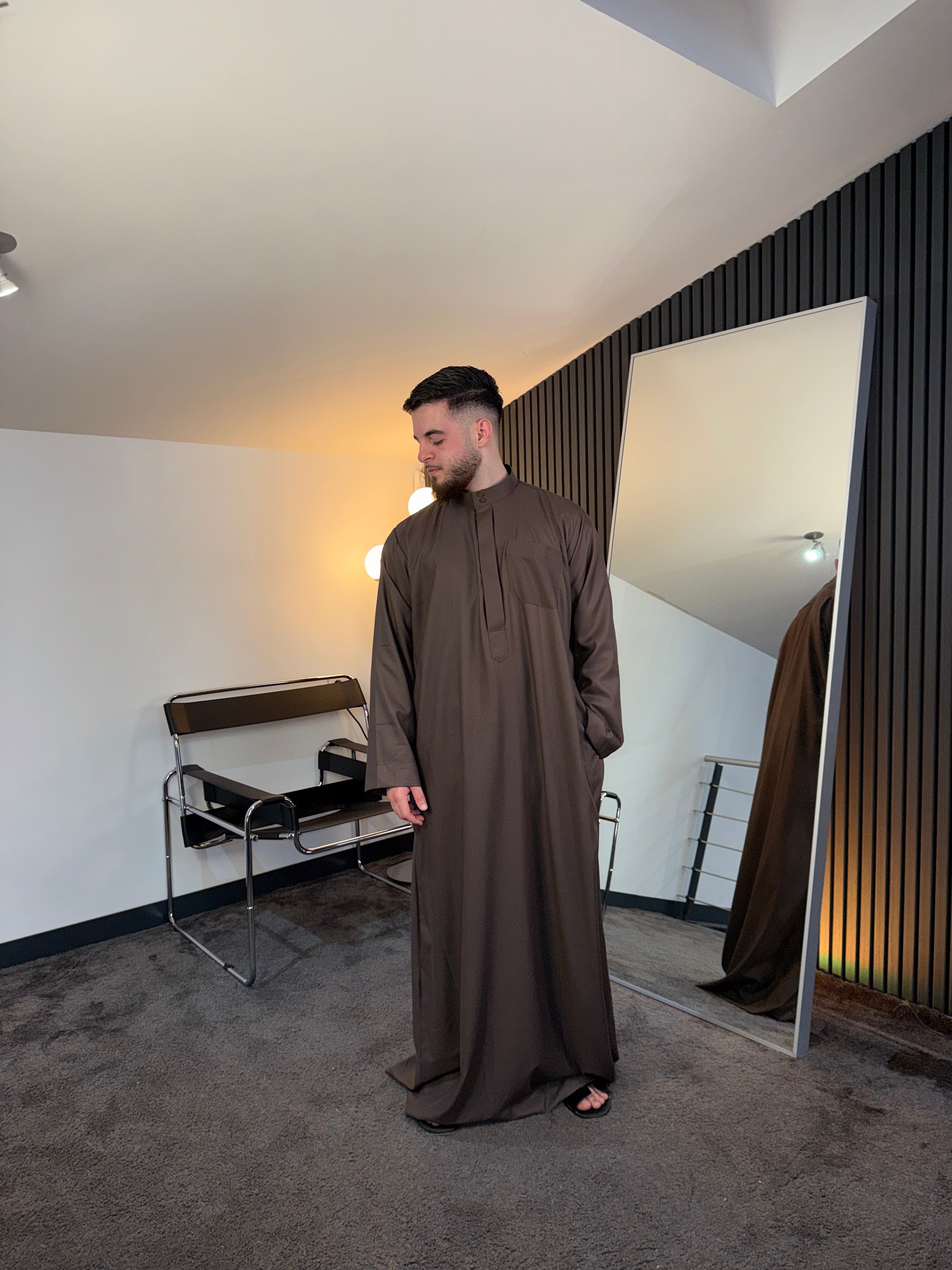 N°5 - LE QAMIS SAOUDIEN MARRON PRESTIGE HOMME