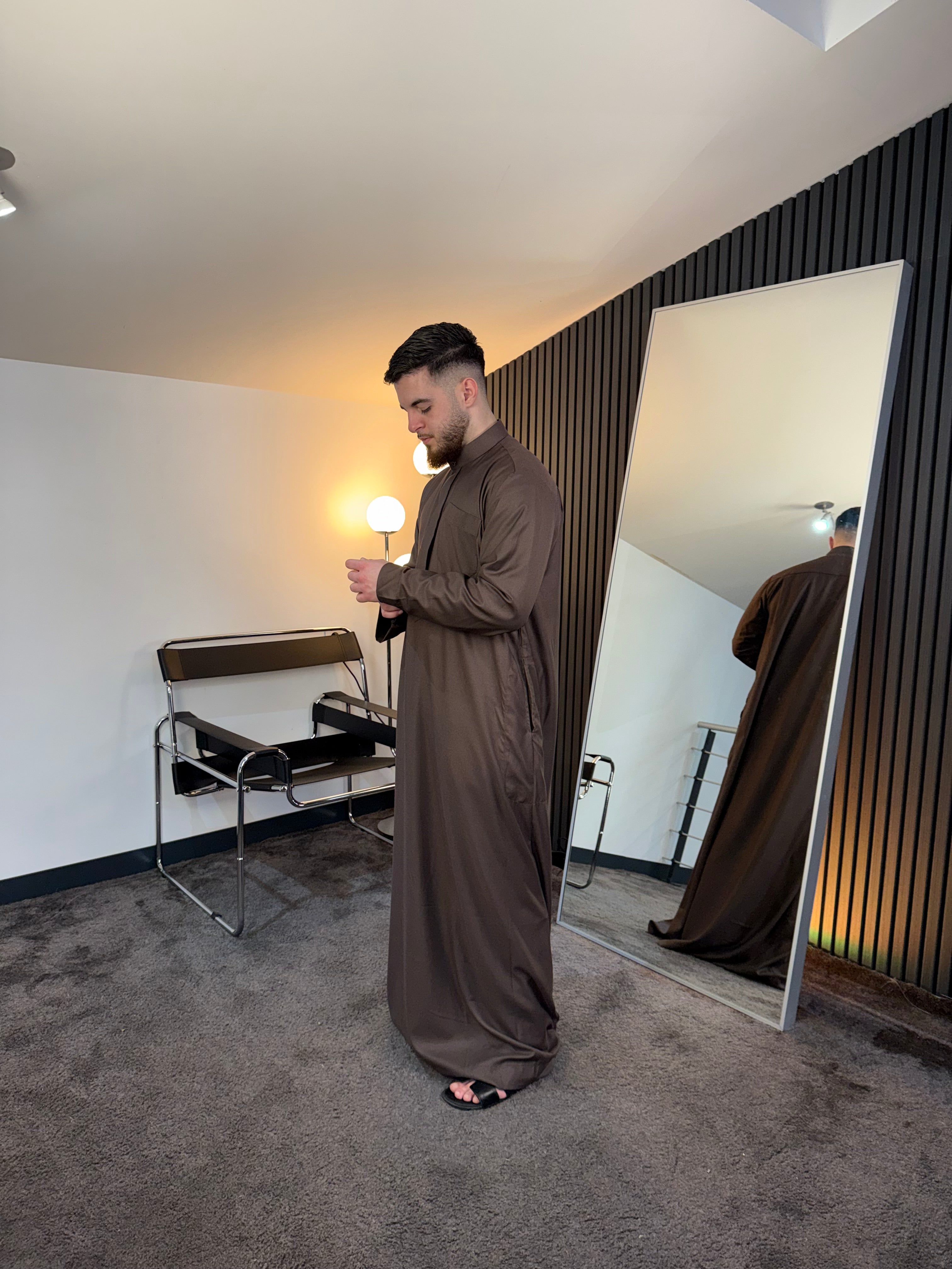 N°5 - LE QAMIS SAOUDIEN MARRON PRESTIGE HOMME