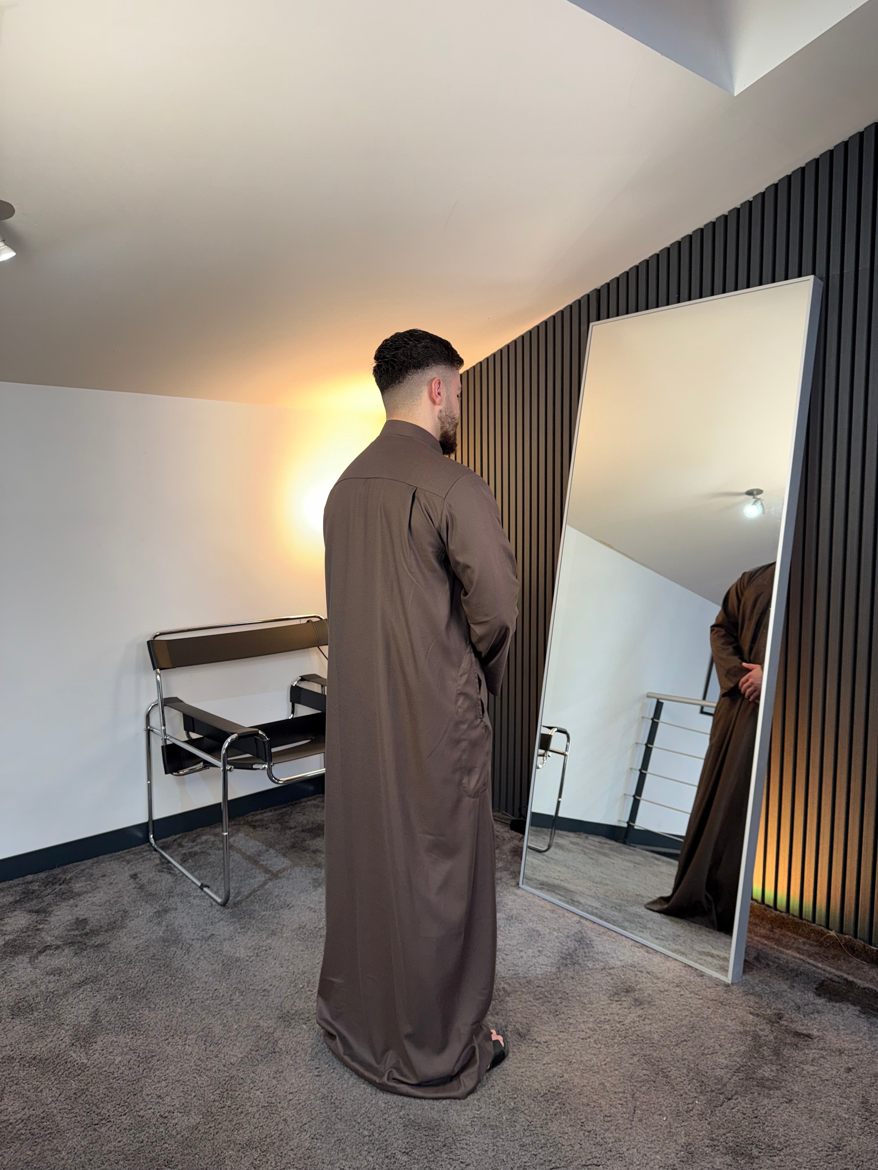 N°5 - LE QAMIS SAOUDIEN MARRON PRESTIGE HOMME