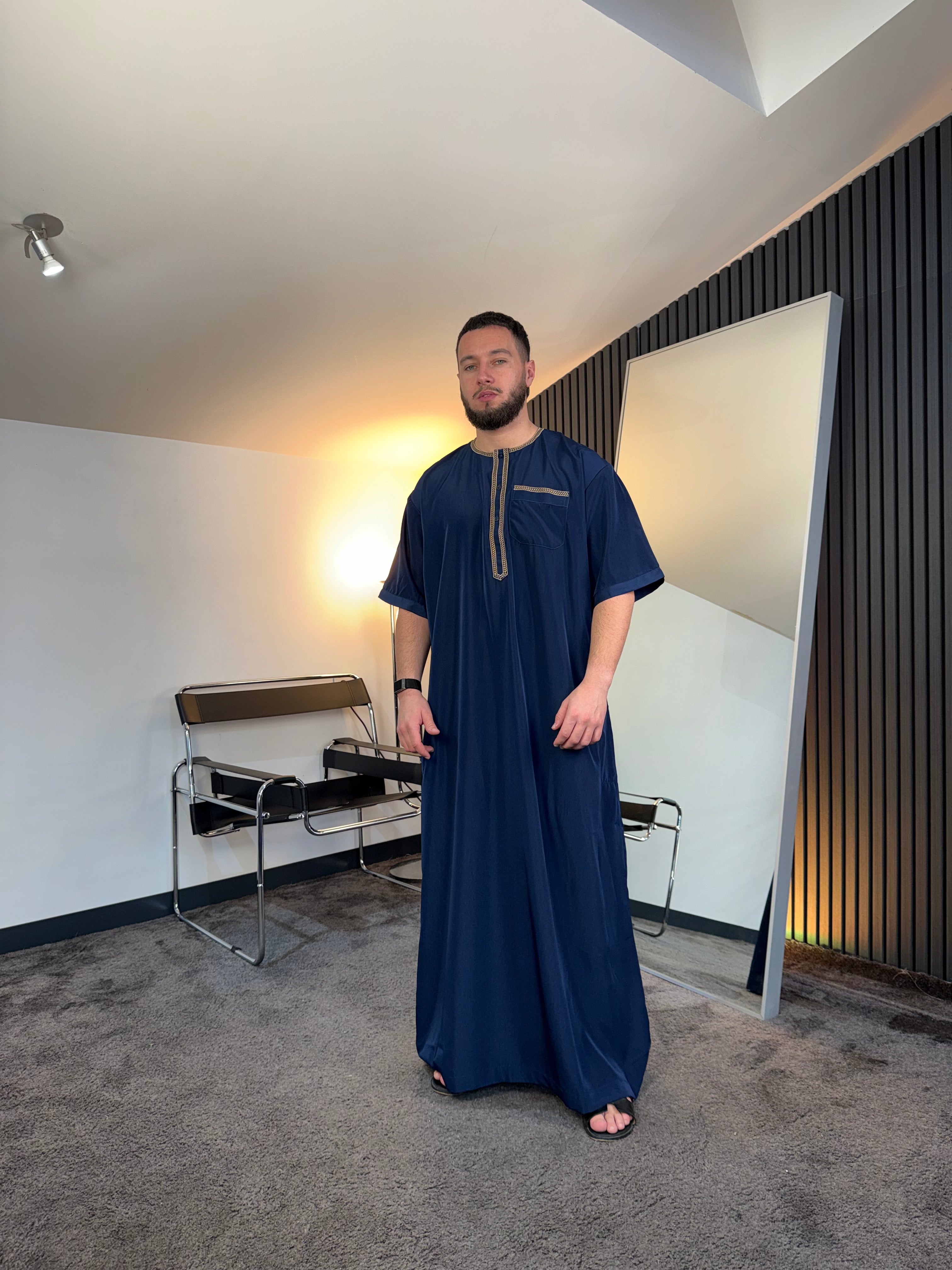 N°6 - QAMIS MANCHES COURTES  BLEU PRESTIGE FINITION BRODÉE HOMME