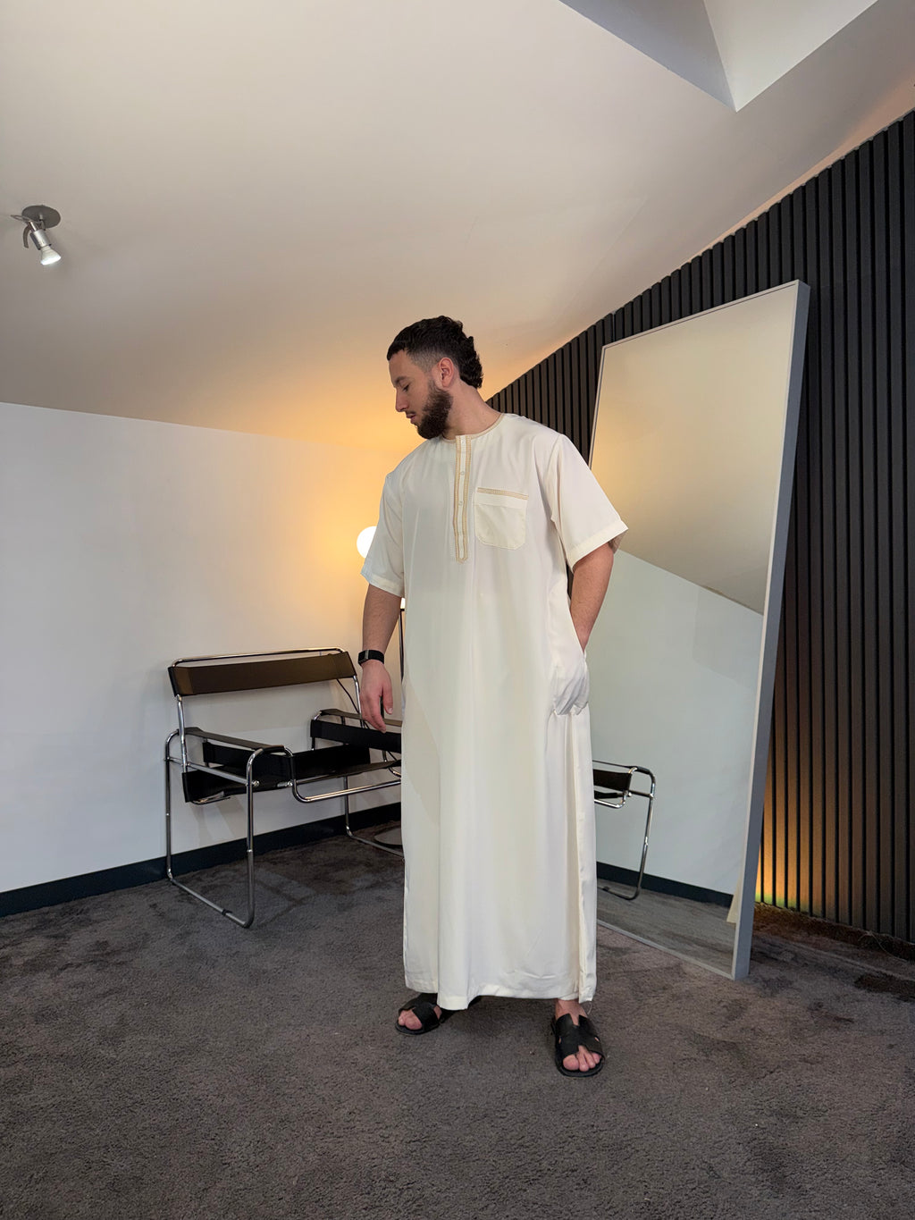 N°6 - QAMIS MANCHES COURTES  BLANC PRESTIGE FINITION BRODÉE HOMME