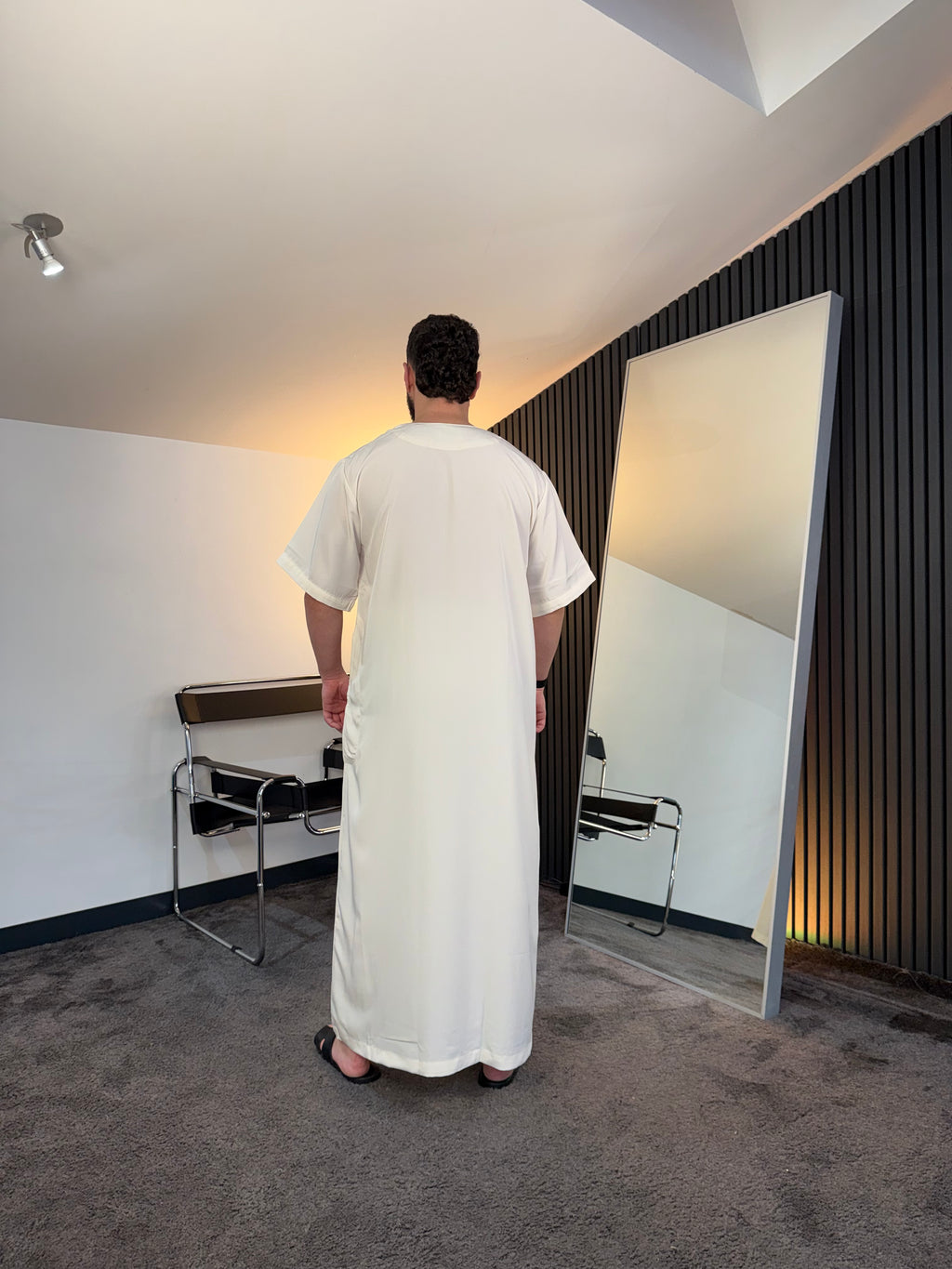 N°6 - QAMIS MANCHES COURTES  BLANC PRESTIGE FINITION BRODÉE HOMME