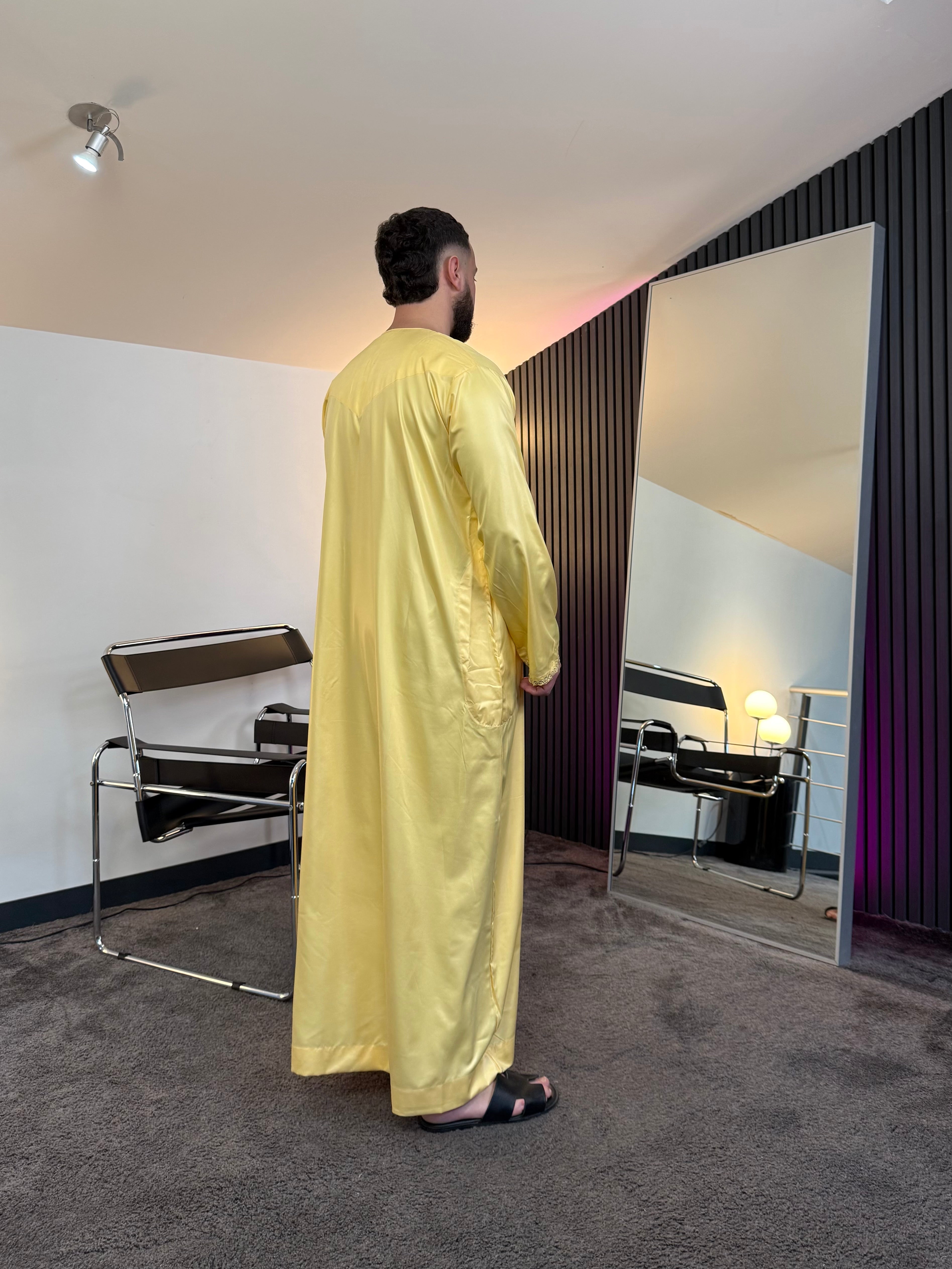 N°1 - QAMIS EMIRATI JAUNE CIRÉE PRESTIGE HOMME DUBAÏ