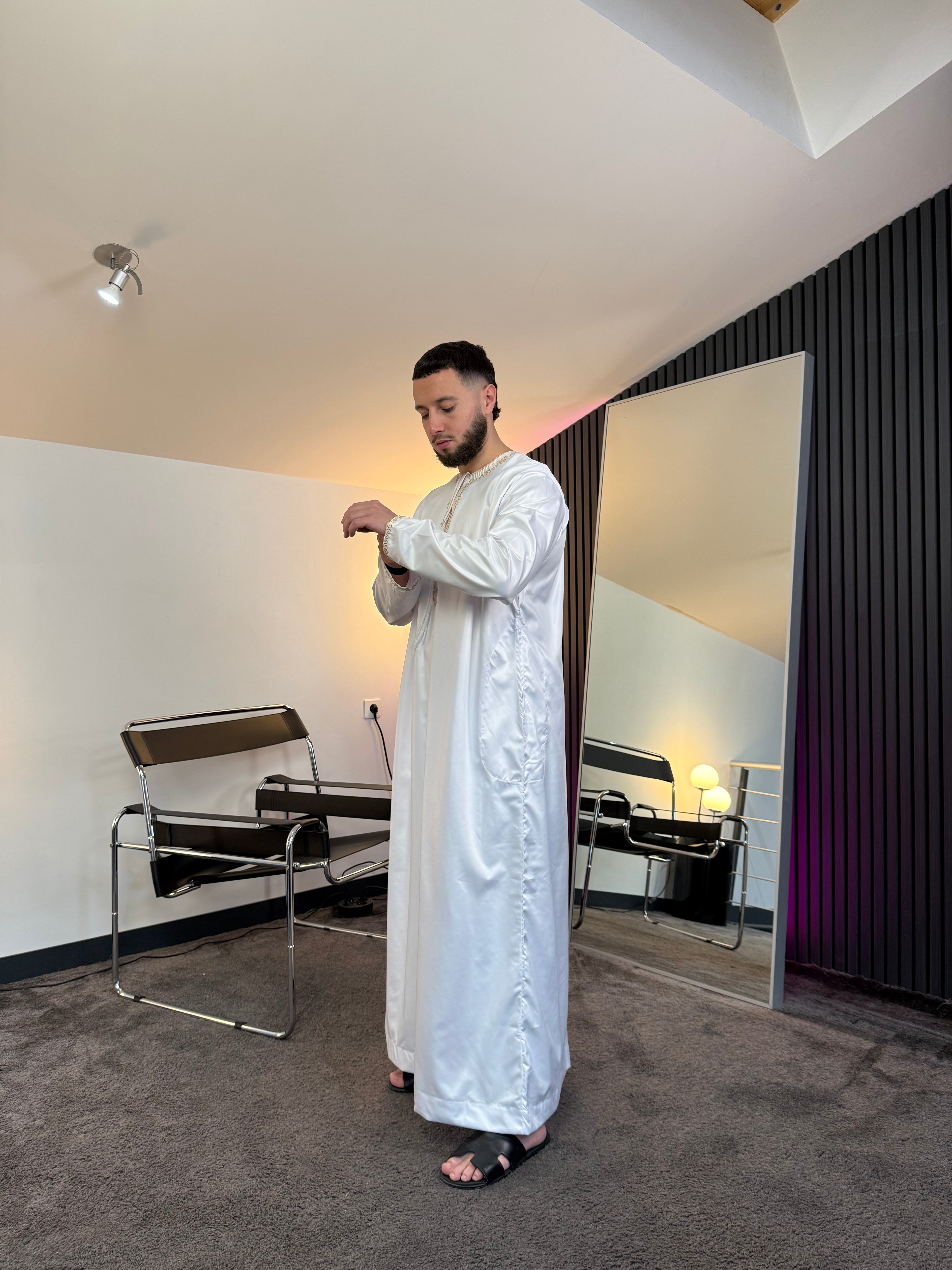 N°1 - QAMIS EMIRATI BLANC CIRÉE PRESTIGE HOMME DUBAÏ