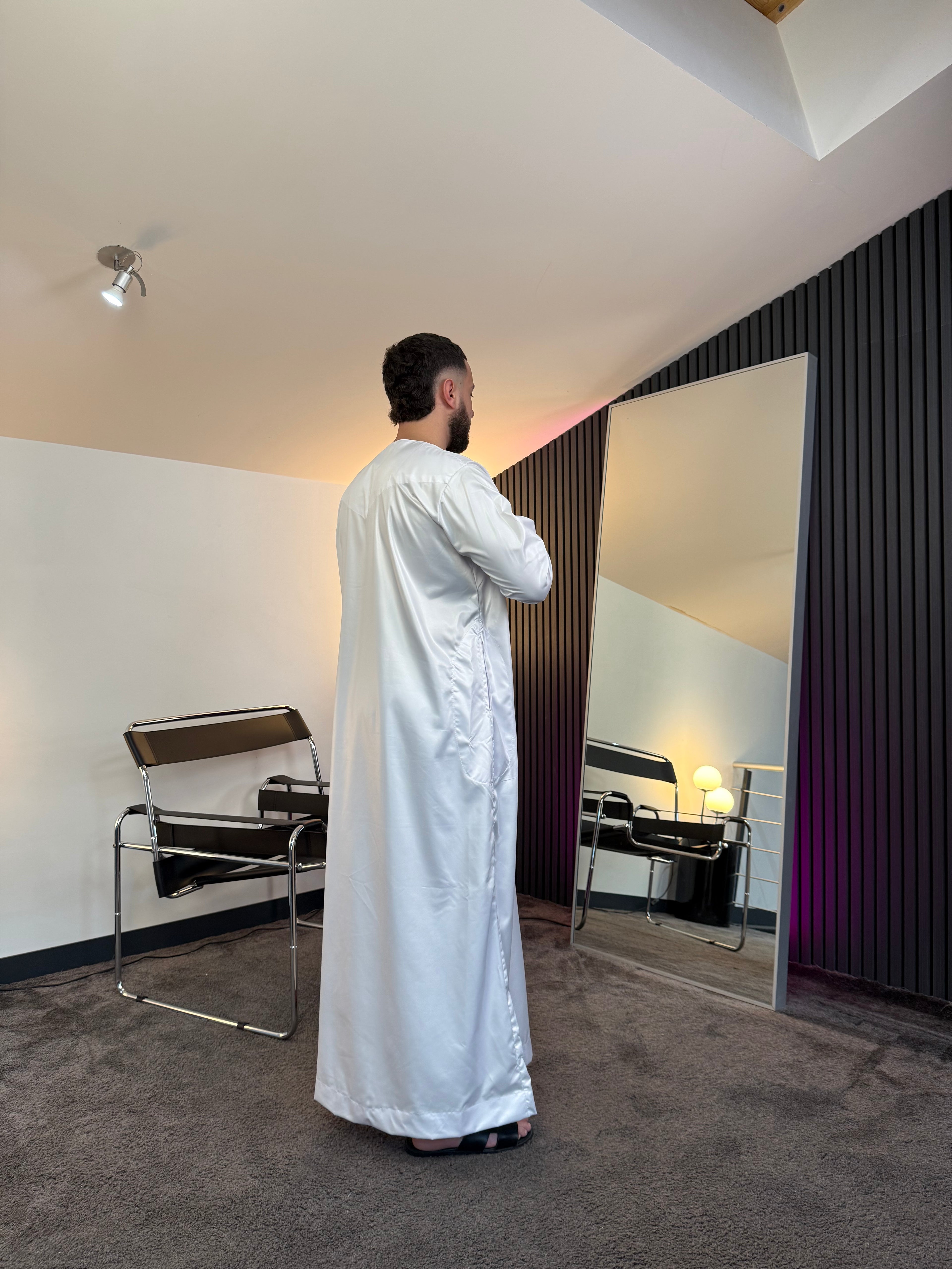 N°1 - QAMIS EMIRATI BLANC CIRÉE PRESTIGE HOMME DUBAÏ