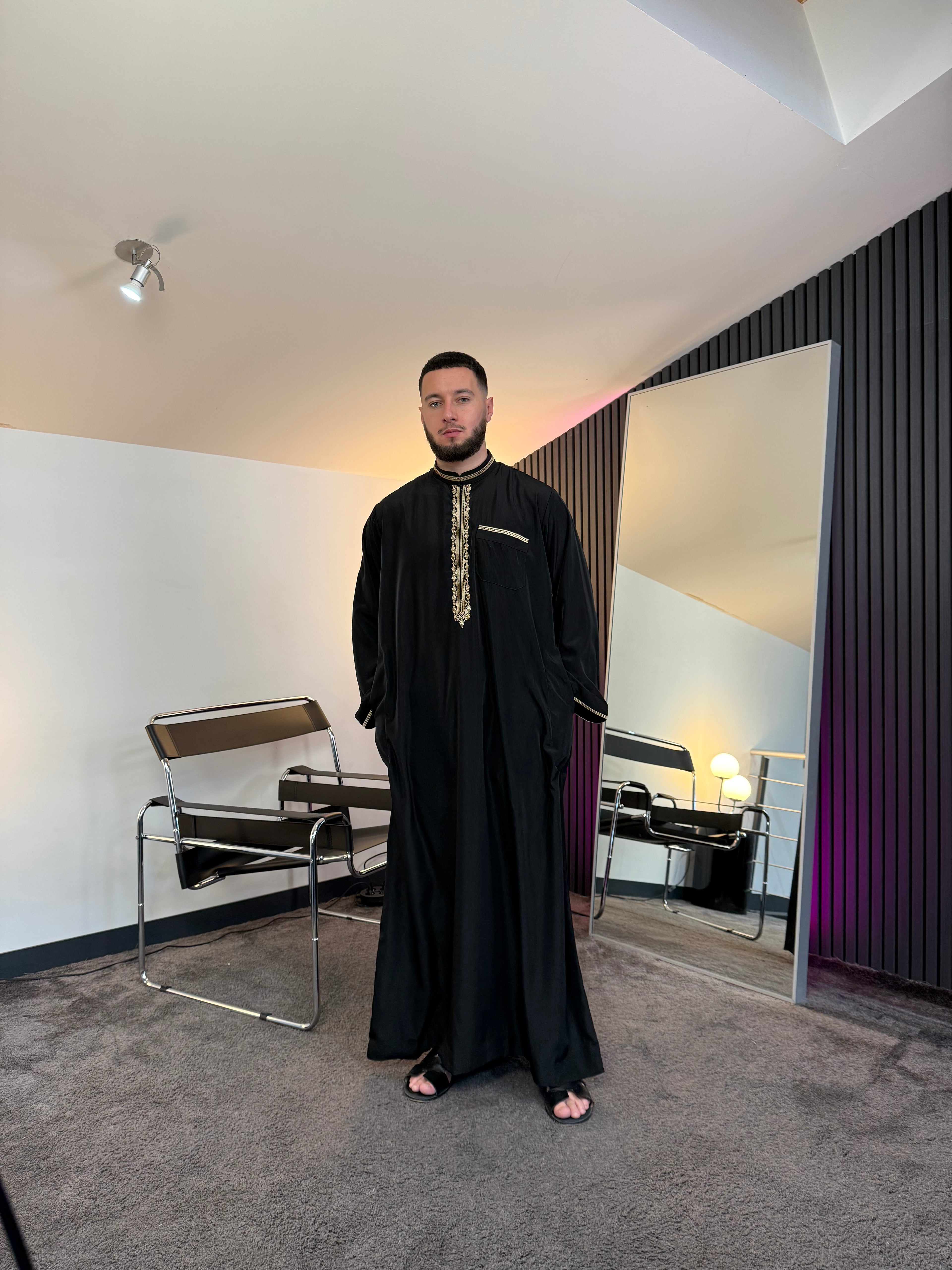 N°2 - QAMIS MANCHES LONGUES NOIR PRESTIGE FINITION BRODÉE HOMME