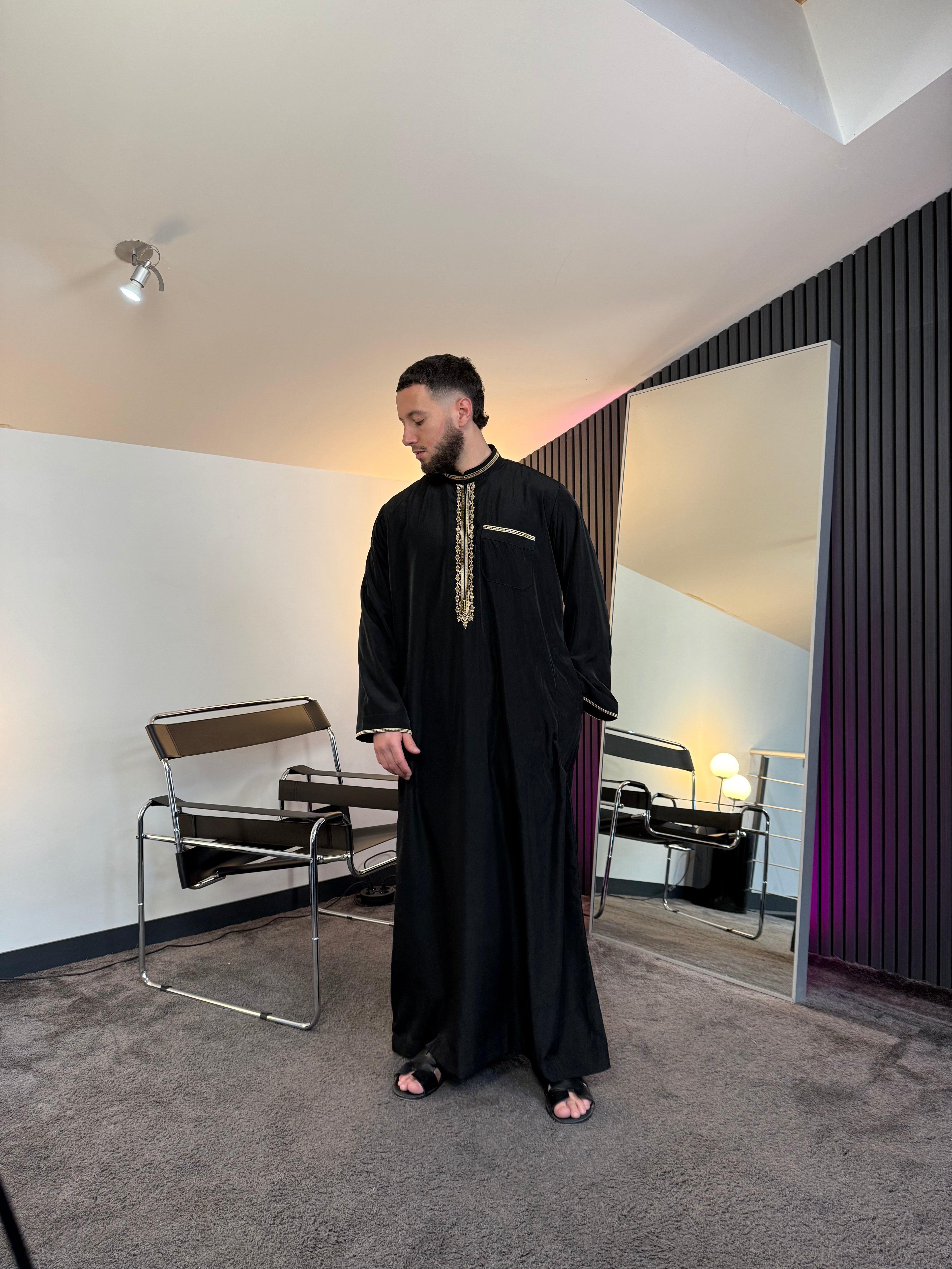 N°2 - QAMIS MANCHES LONGUES NOIR PRESTIGE FINITION BRODÉE HOMME