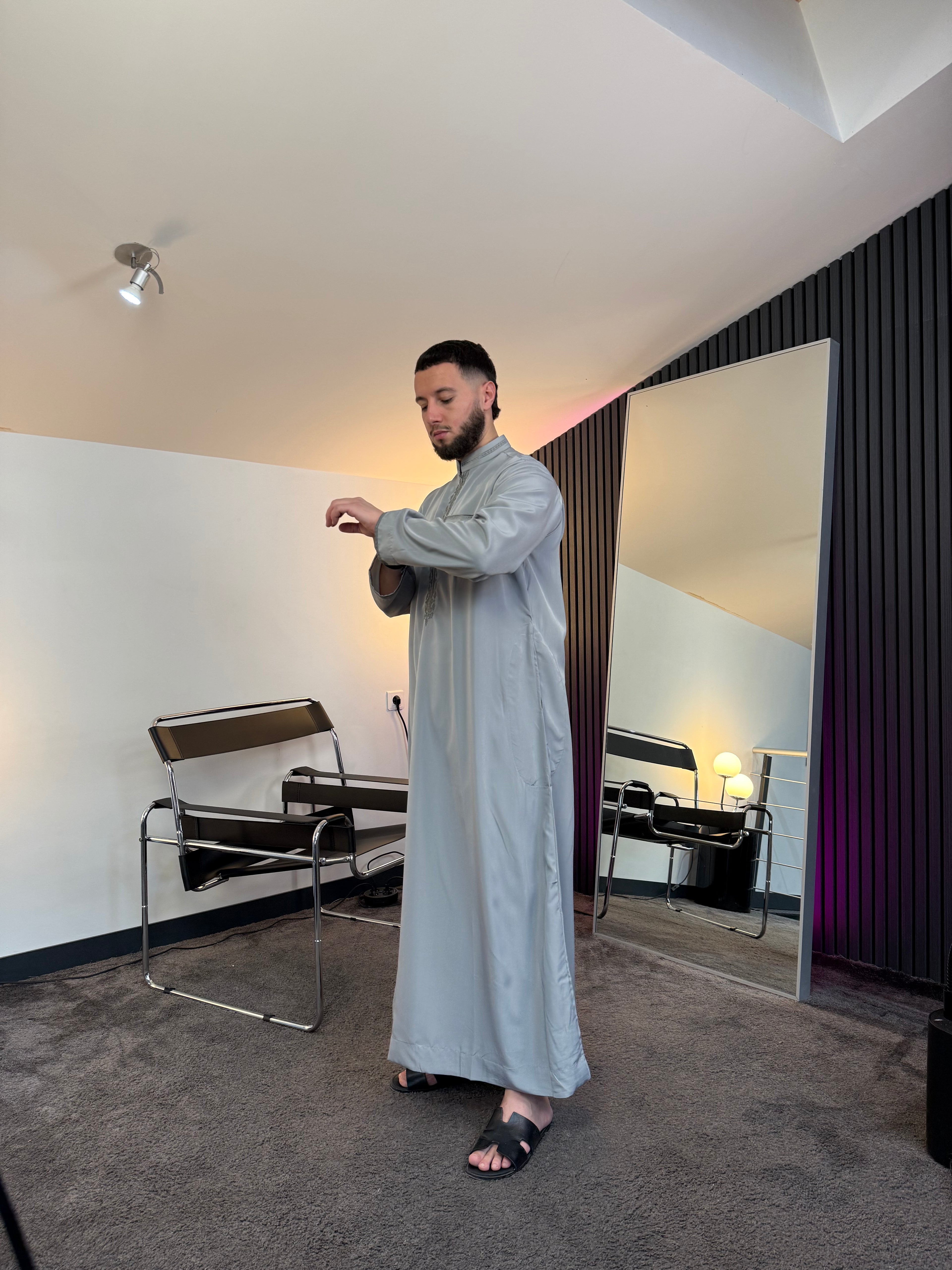 N°2 - QAMIS MANCHES LONGUES GRIS PRESTIGE FINITION BRODÉE HOMME