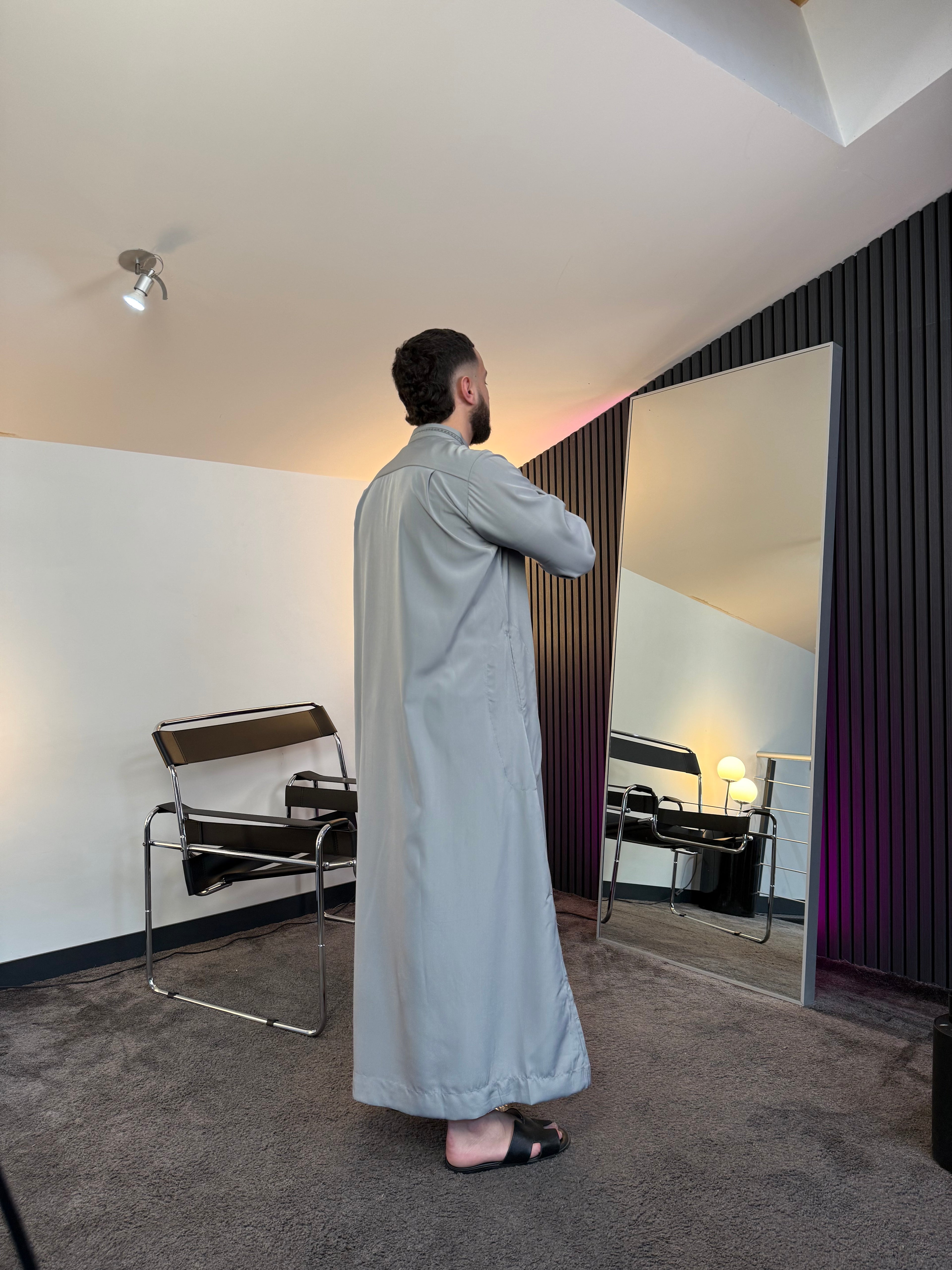 N°2 - QAMIS MANCHES LONGUES GRIS PRESTIGE FINITION BRODÉE HOMME