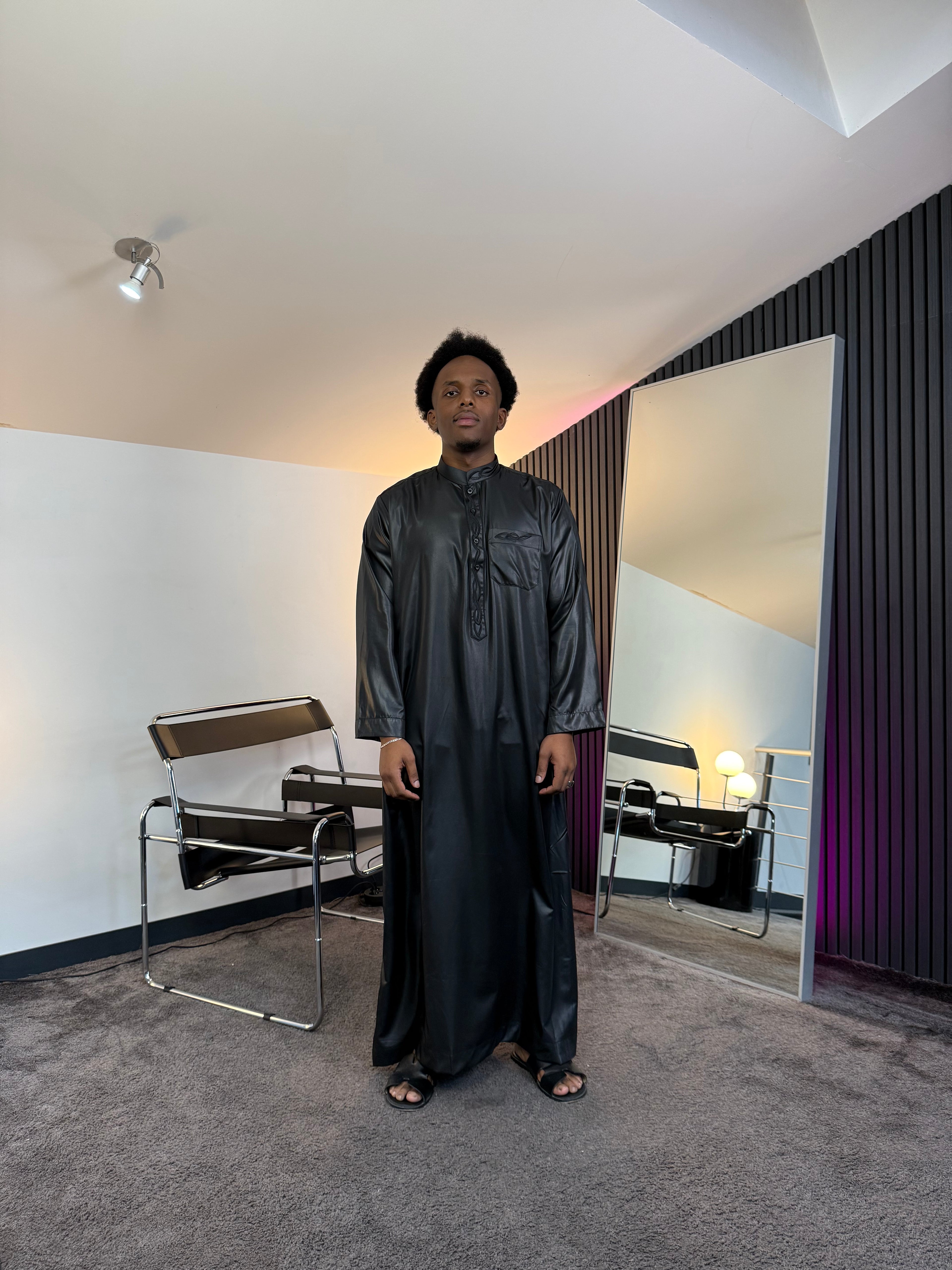 N°7 - QAMIS MANCHES LONGUES NOIR PRESTIGE FINITION BRODÉE HOMME