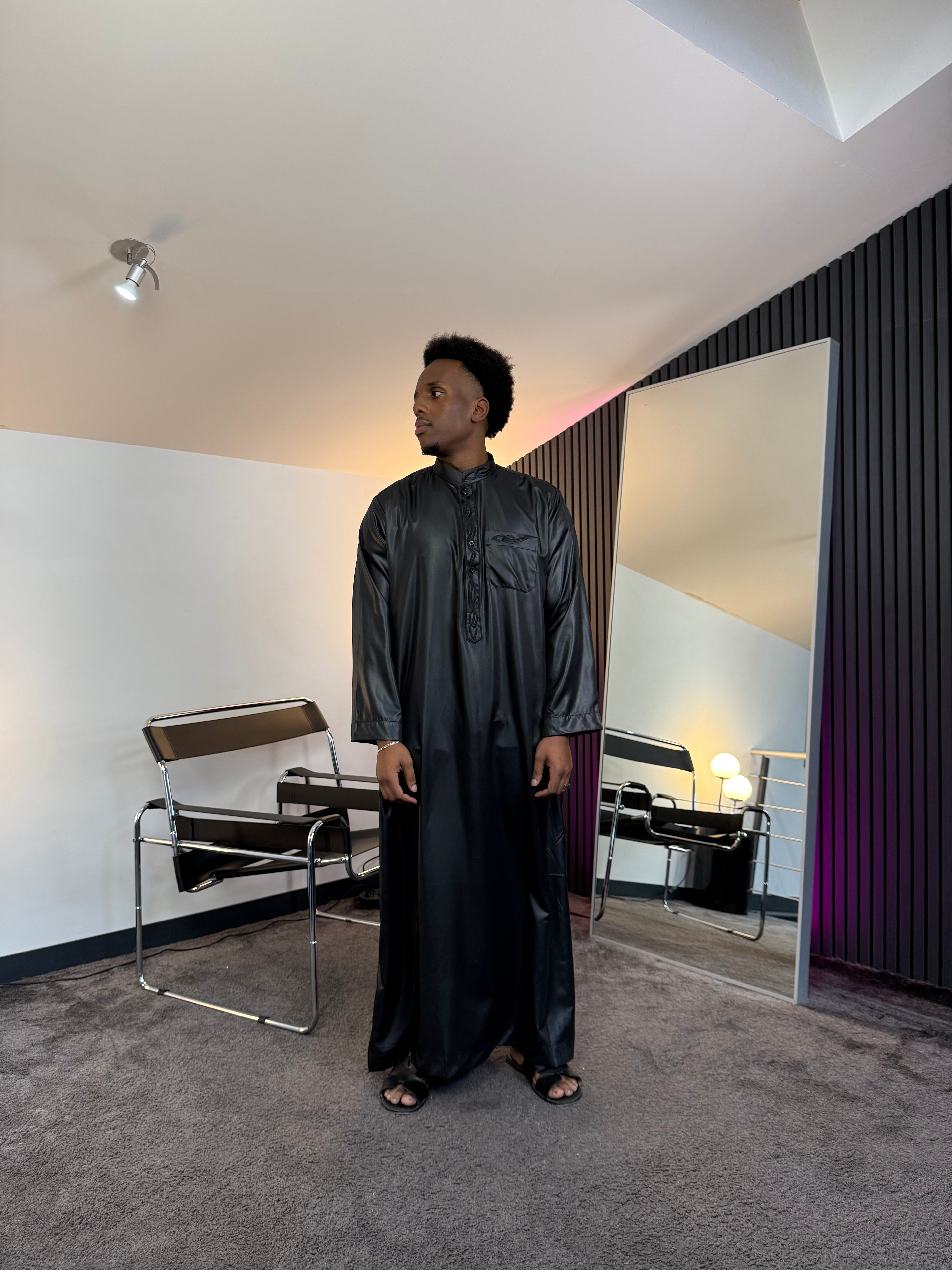 N°7 - QAMIS MANCHES LONGUES NOIR PRESTIGE FINITION BRODÉE HOMME