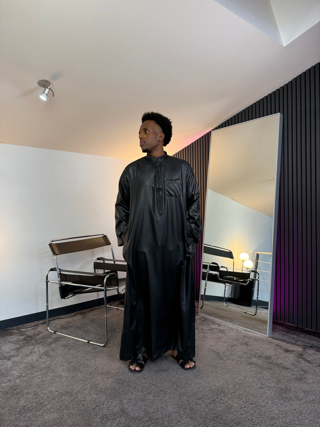 N°7 - QAMIS MANCHES LONGUES NOIR PRESTIGE FINITION BRODÉE HOMME