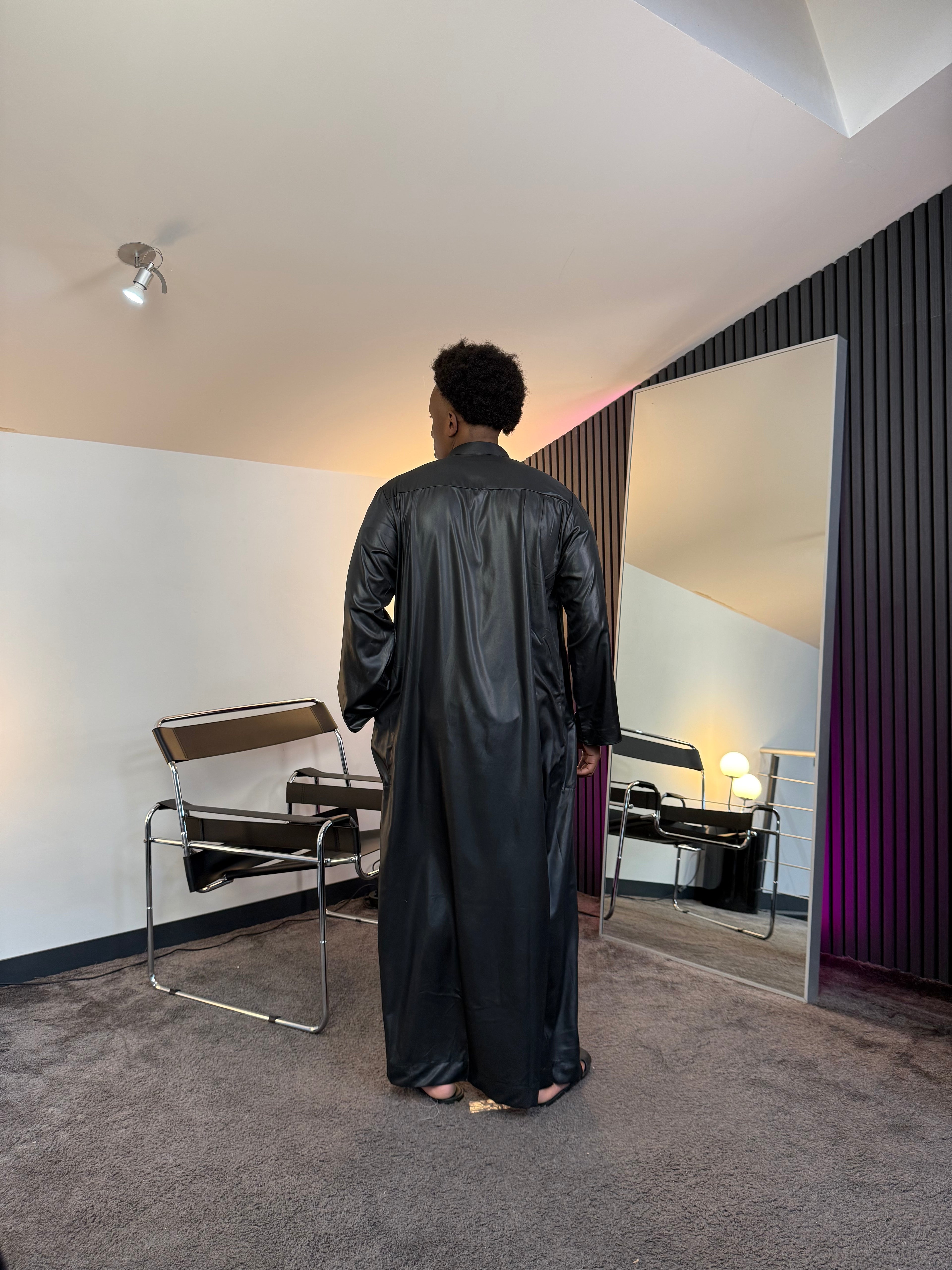 N°7 - QAMIS MANCHES LONGUES NOIR PRESTIGE FINITION BRODÉE HOMME