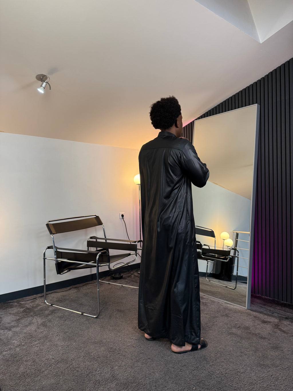 N°7 - QAMIS MANCHES LONGUES NOIR PRESTIGE FINITION BRODÉE HOMME